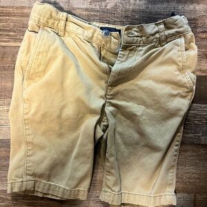 Boys khaki shorts. Children's Place. Size 7. Adjustable waist.